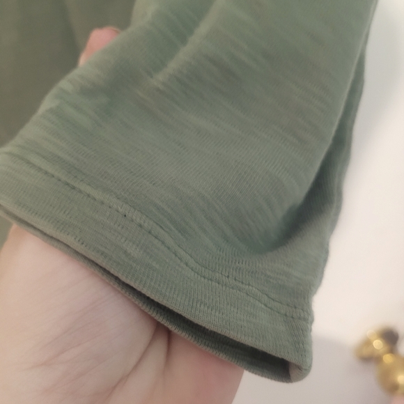 Ladies xl olive 🫒 green top Guc - Picture 5 of 6